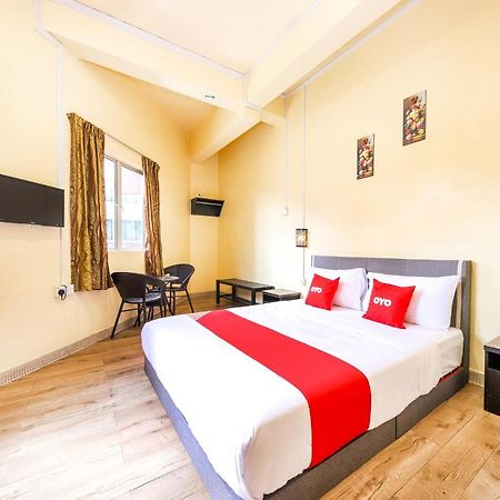 Oyo 703 Myra Hotel Mersing Esterno foto