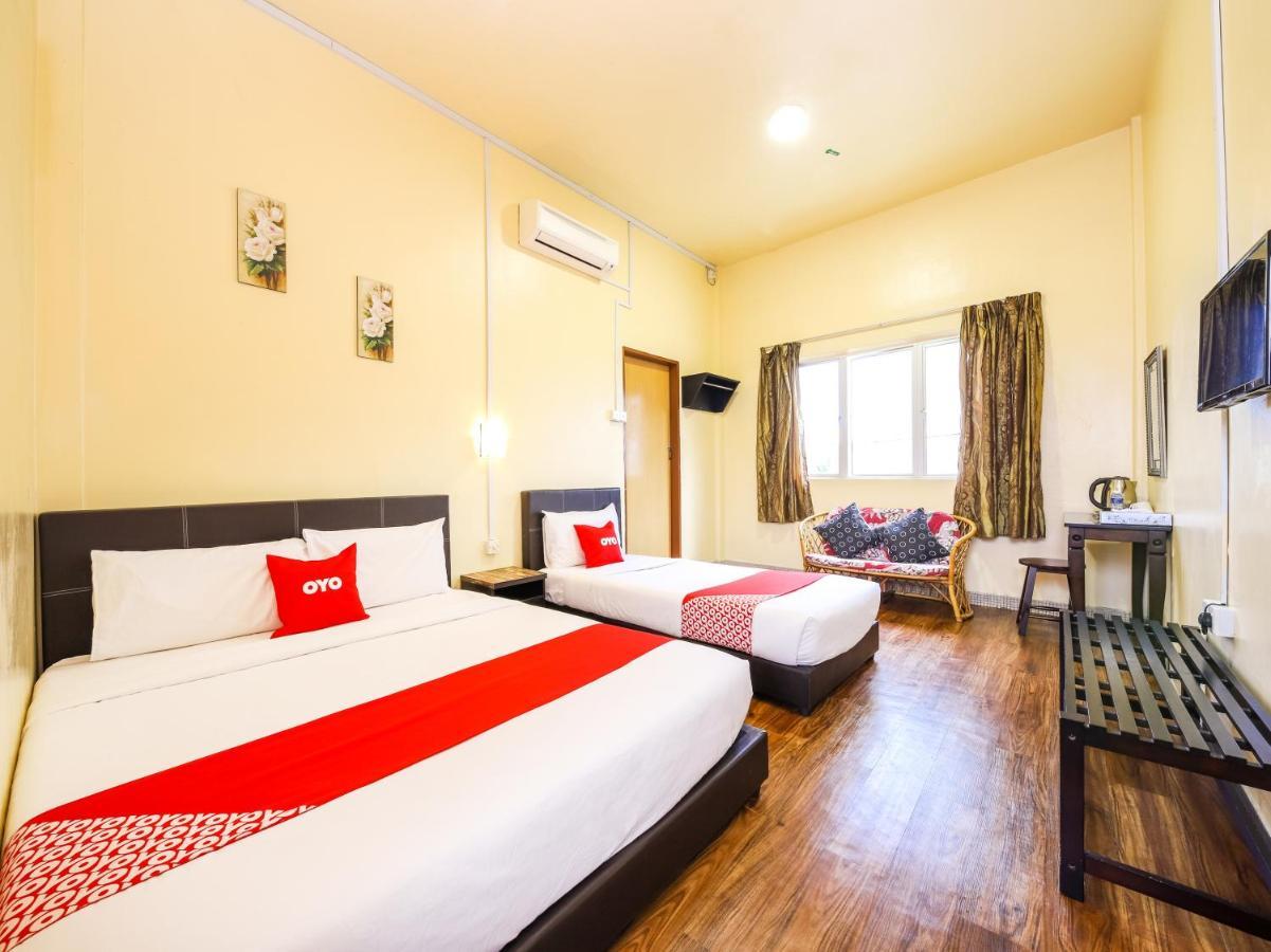 Oyo 703 Myra Hotel Mersing Esterno foto