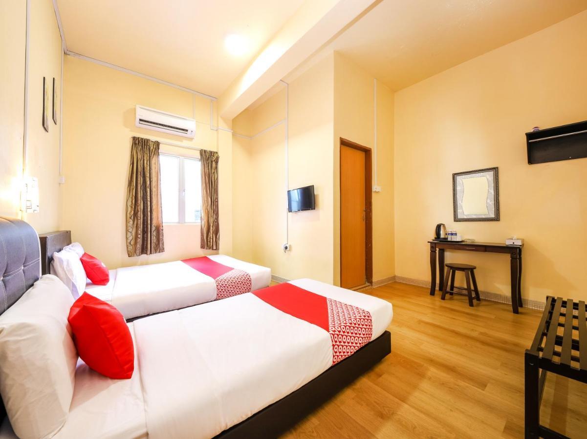 Oyo 703 Myra Hotel Mersing Esterno foto